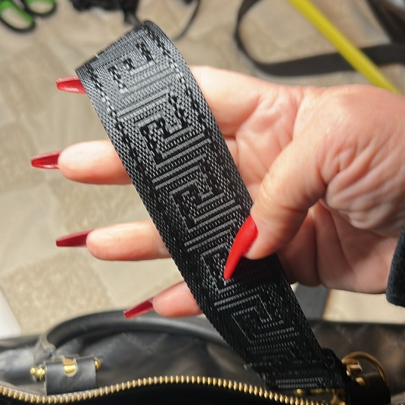 VERSACE BAG AV SHOW - Picture 7 of 8